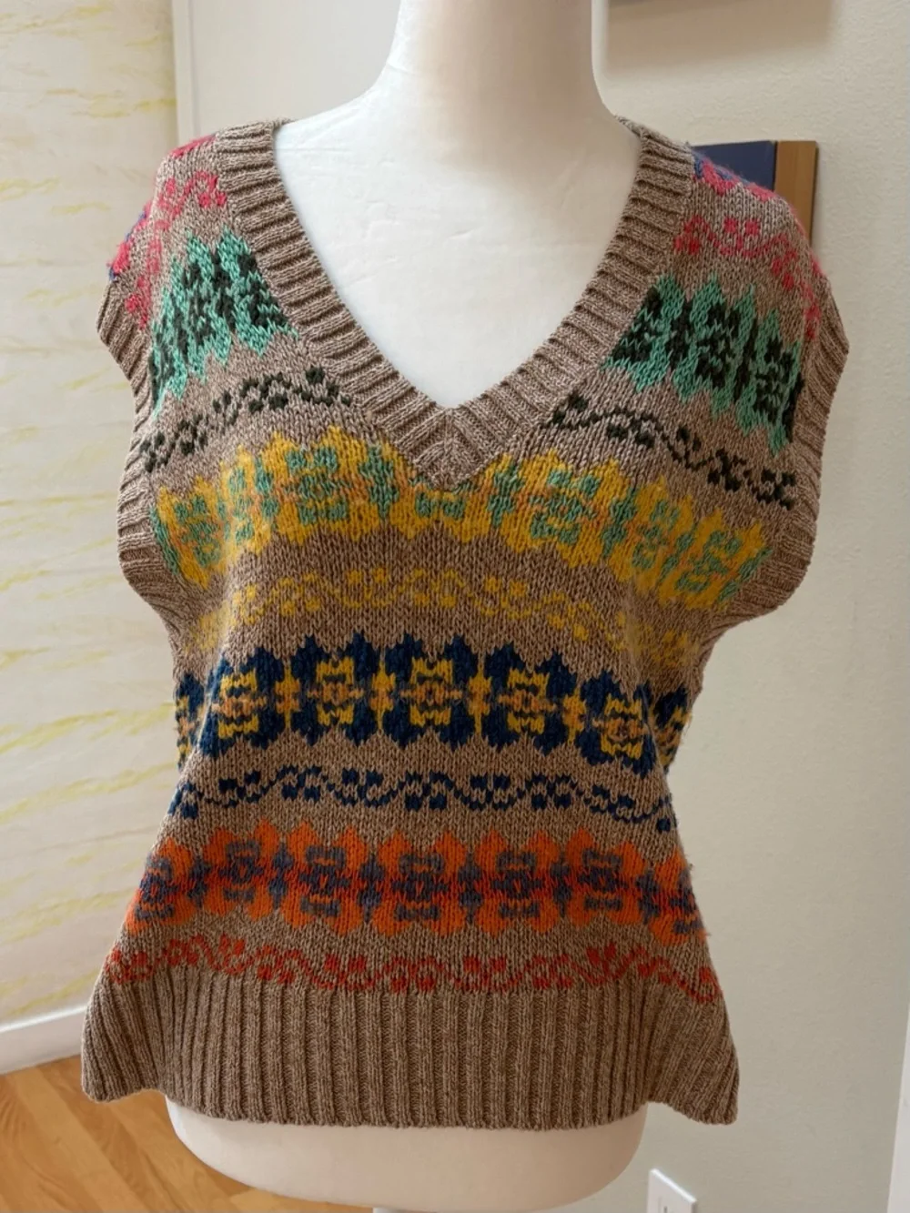 Polo by Ralph Lauren Beige Fair Isle V-Neck Sweater Vest with Multicolor Stripes - Picture 3 of 4